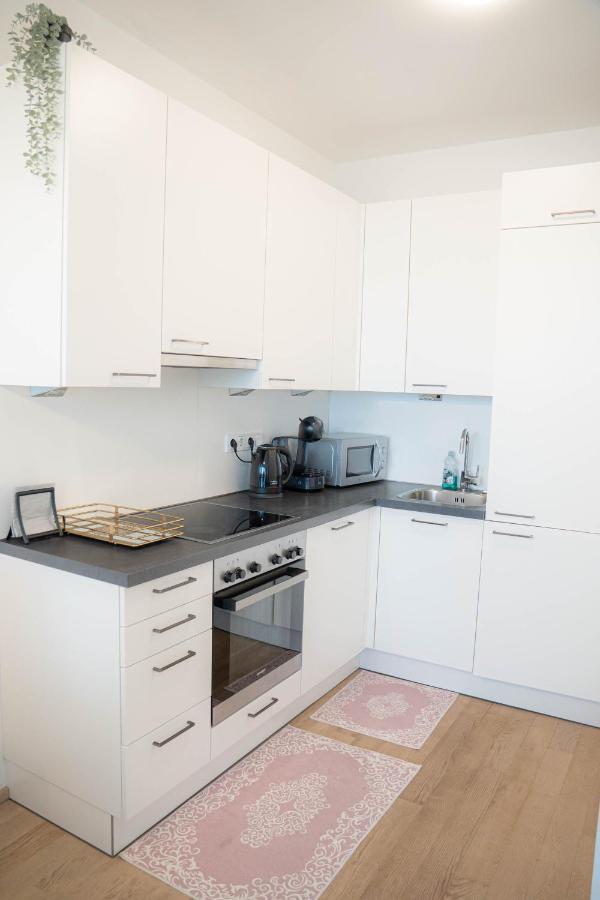 Restify10 - Skyline View - Fitness - Garge - Modern