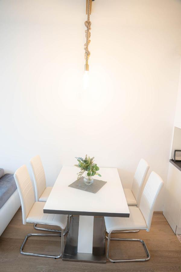 Apartment Restify10 - Skyline View - Fitness - Garge - Modern