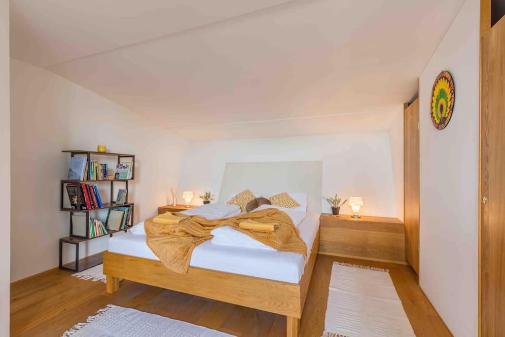 Apartment Whirlpool , Dachterrasse , Wienblick , Zwei Etagen *