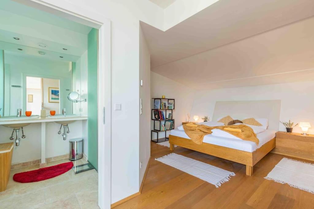 Whirlpool , Dachterrasse , Wienblick , Zwei Etagen Apartment
