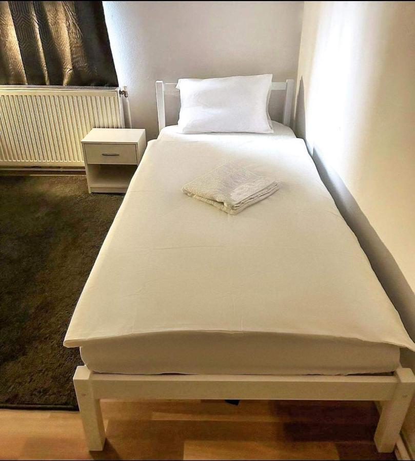 Hostel Adelin