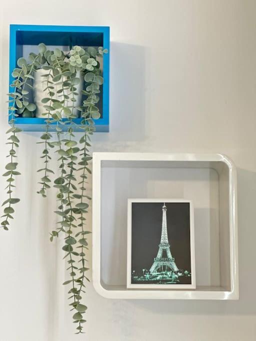 C’est La Vie à Paris