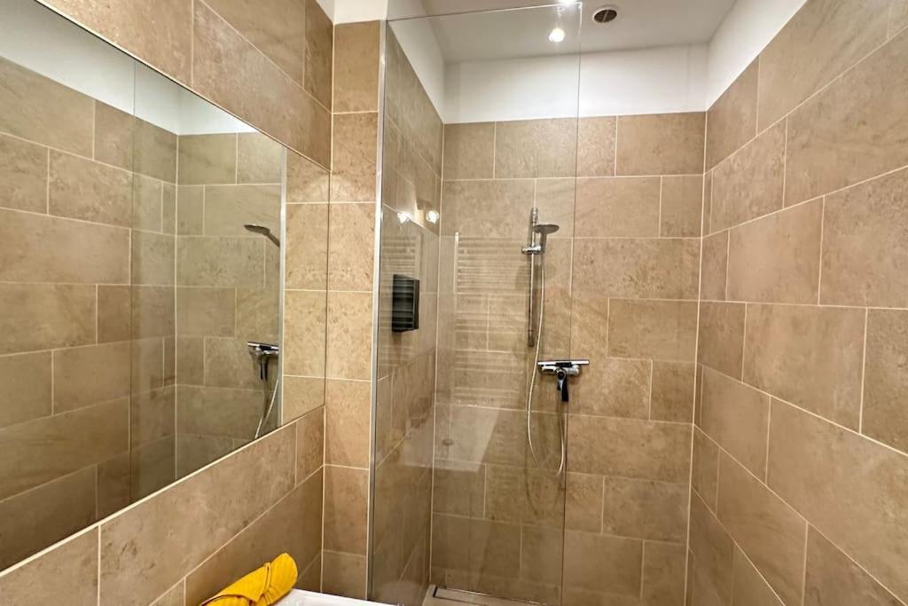 African Paradise With Jacuzzi & Sauna Wien