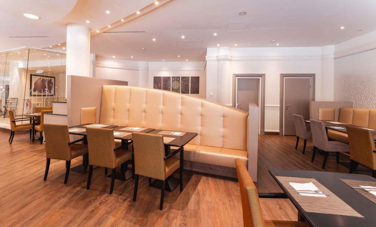 Hotel Plaza Premium 4*