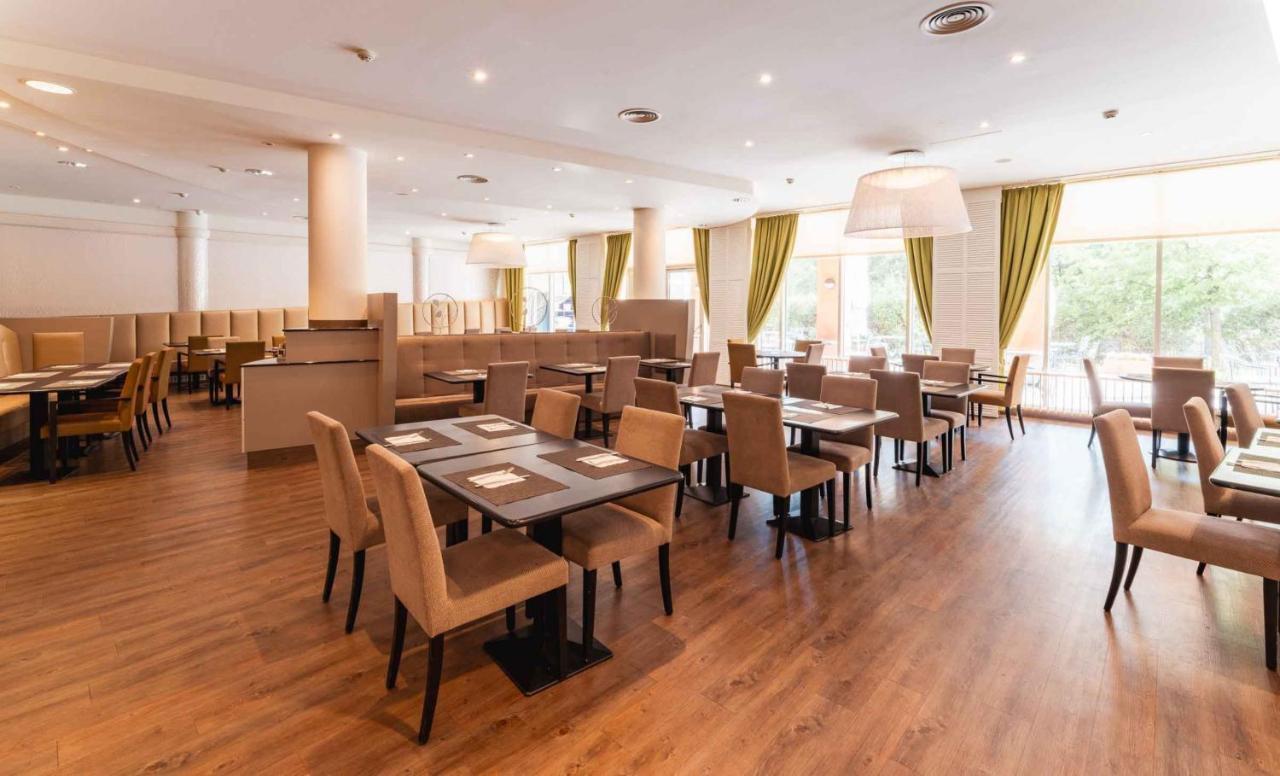 Plaza Premium Hotel