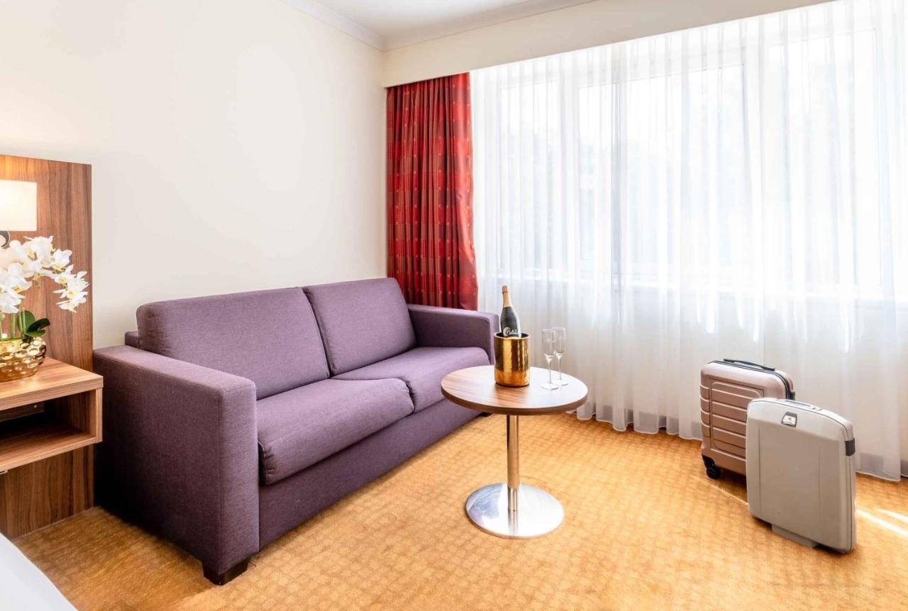 Hotel Plaza Premium 4*