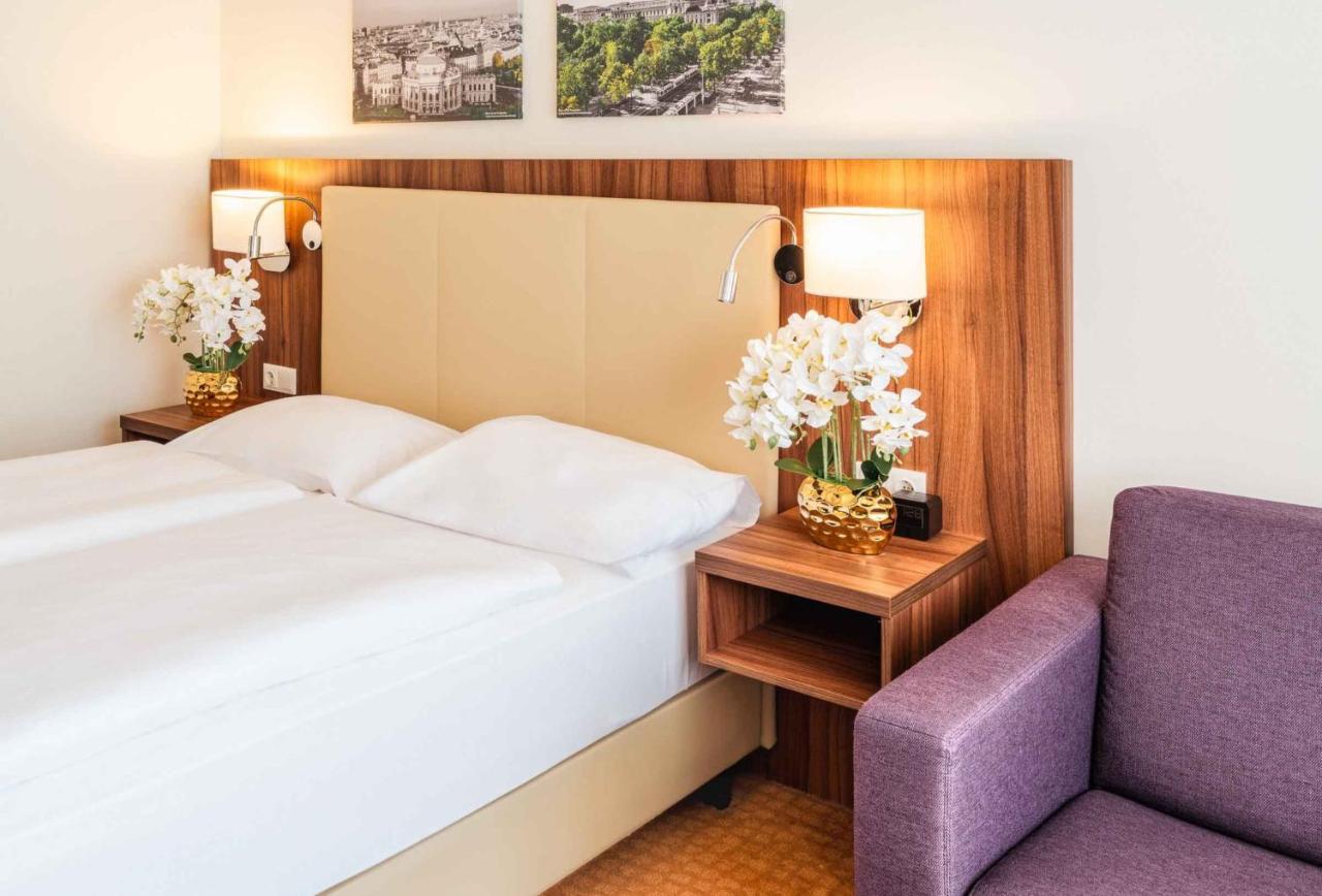 Plaza Premium 4* Vienna