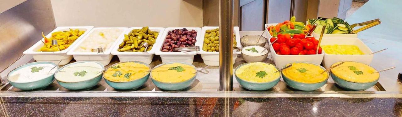 Plaza Premium Hotel 4*