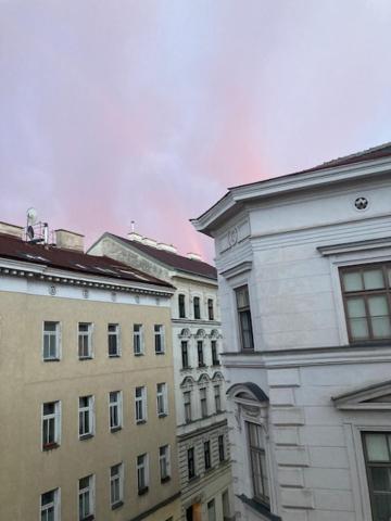 Sunny And City * Viena