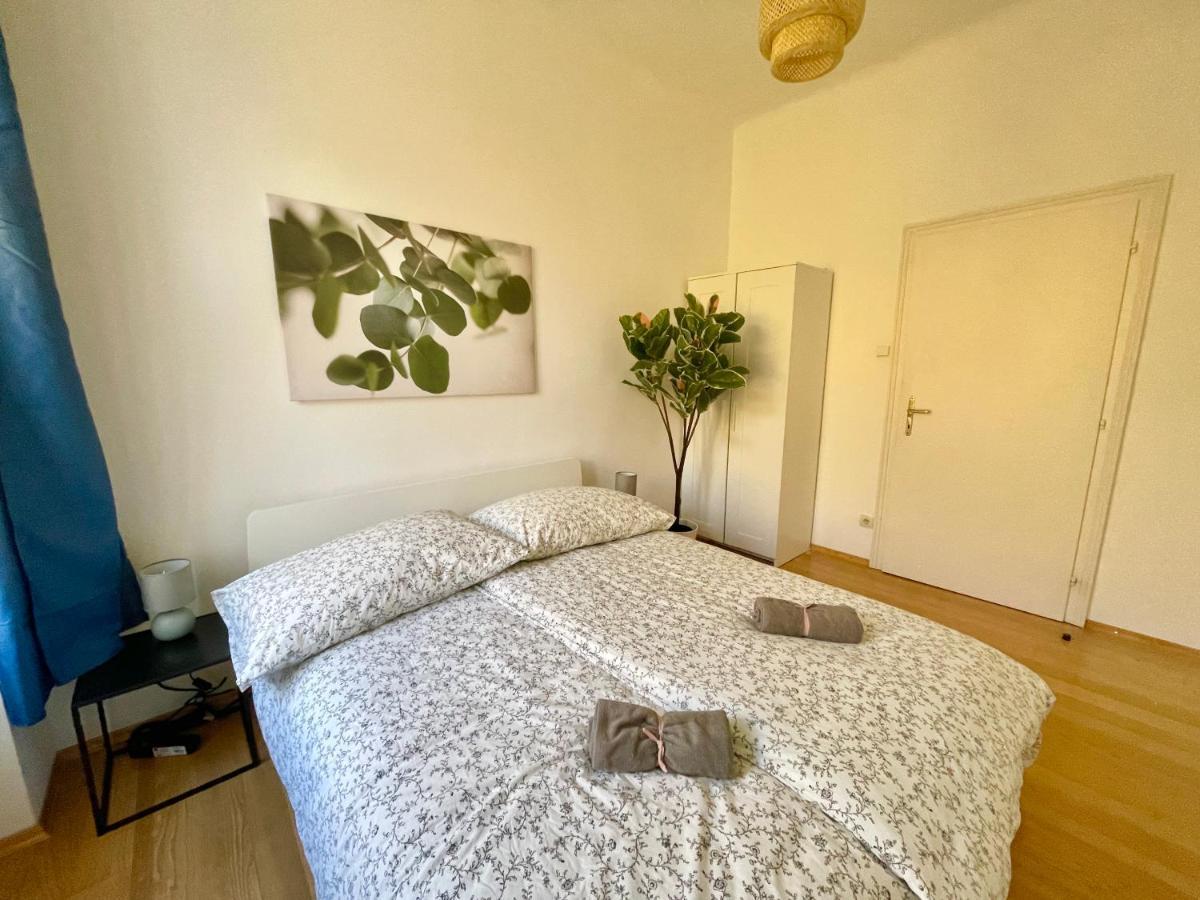 100m2 Flat With Balcony Near Mariahilferstrasse - Free Parking Apartment Vienna