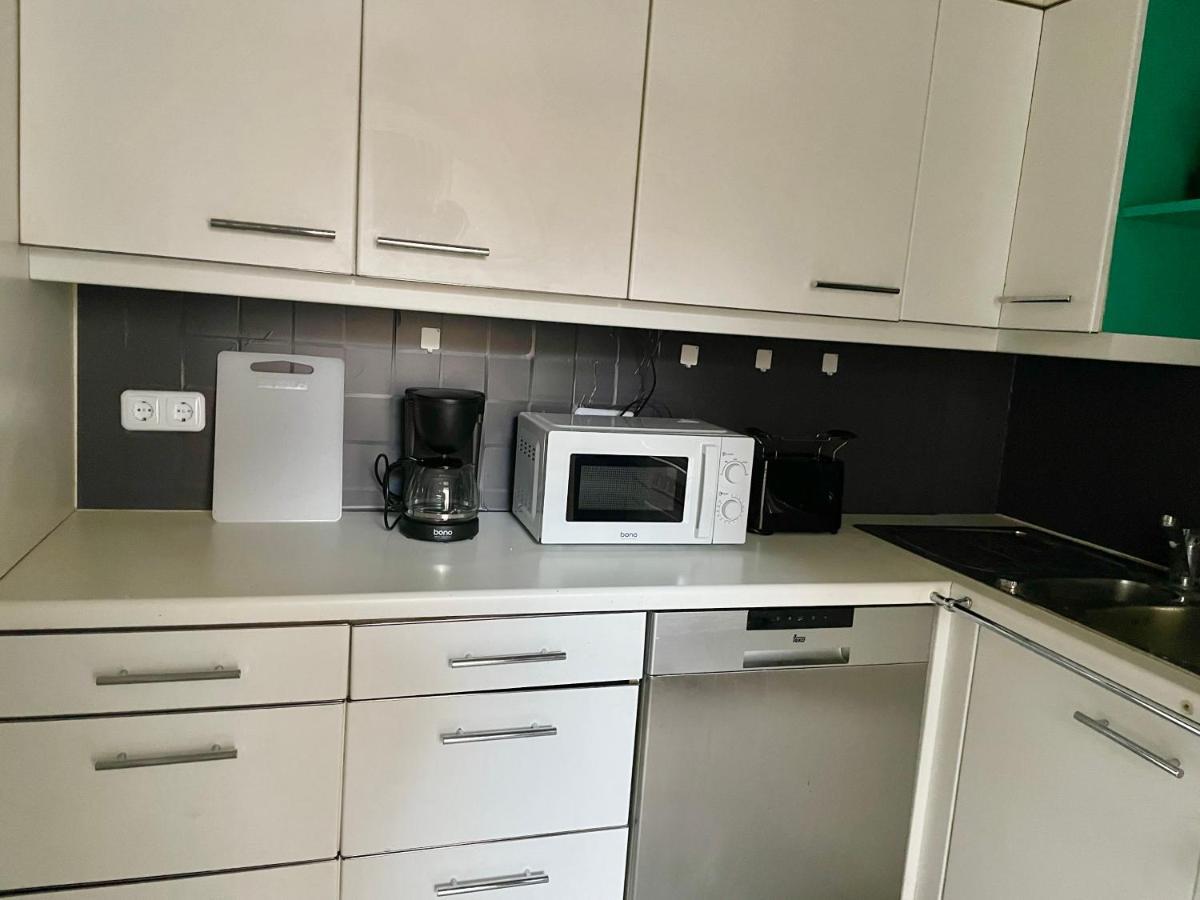 Apartment 100m2 Flat With Balcony Near Mariahilferstrasse - Free Parking *