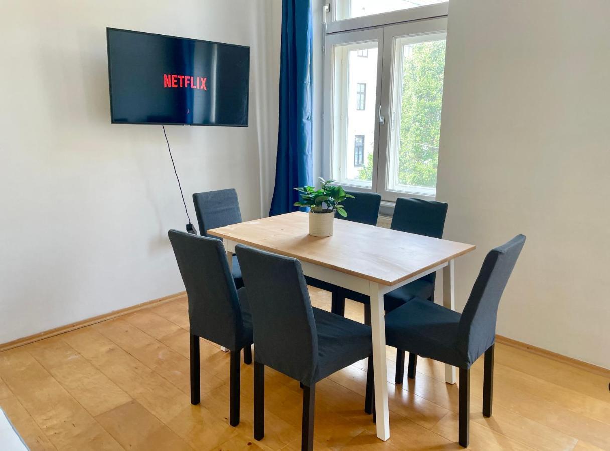 Apartment 100m2 Flat With Balcony Near Mariahilferstrasse - Free Parking *
