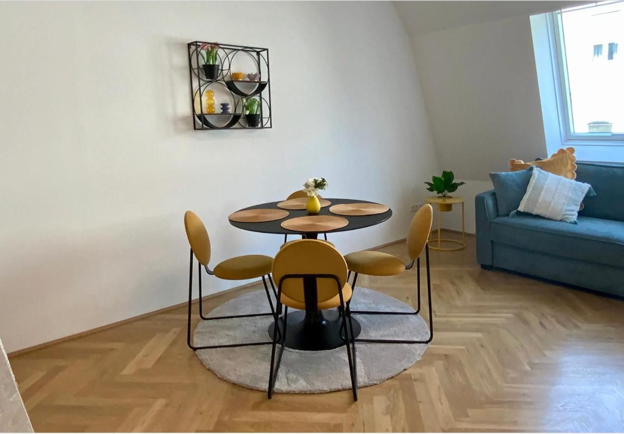 Apartment Freshly Renovated In Trendy Area L Hg21 Vienna