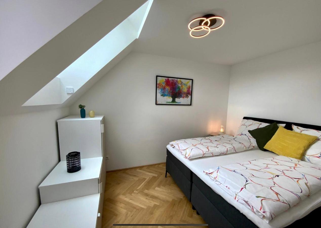Freshly Renovated In Trendy Area L Hg21 *