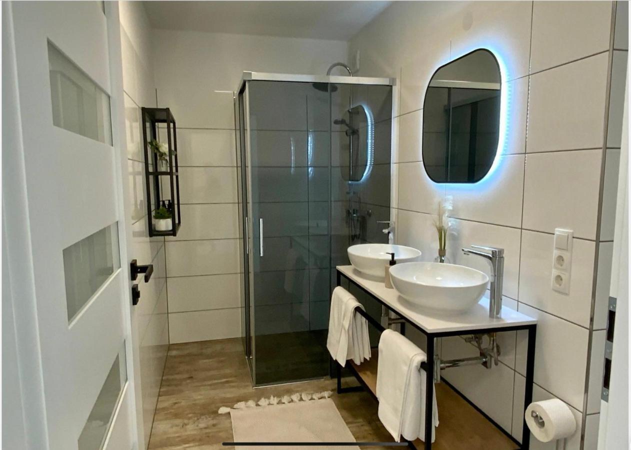 Freshly Renovated In Trendy Area L Hg21 *