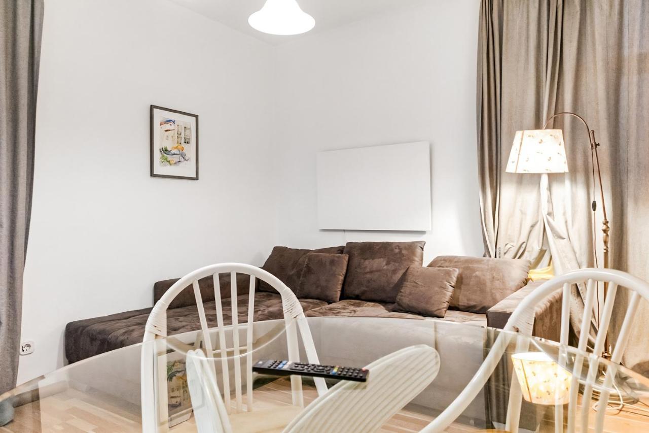 Apartment Budget 2br Well Connected To The Whole Vienna