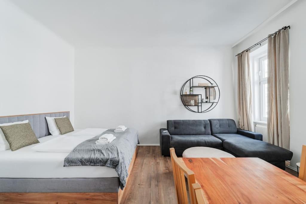 Sonnige Bei Westbahnhof Apartment