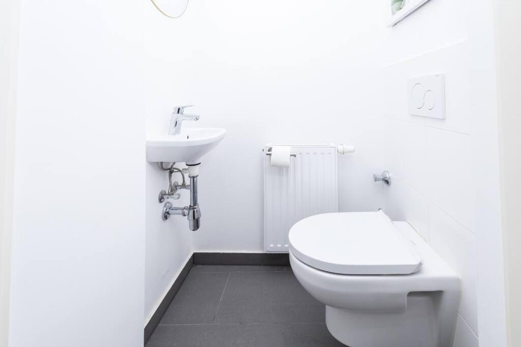 Orestaliving - Spacious 2br On The Danube Canal * Vienna