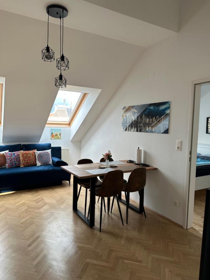 Klimatisiertes Dachgeschoss City In Zentrum Wiens Apartment Vienna