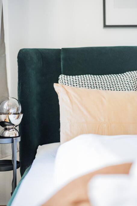 Apartment Chic #11 *