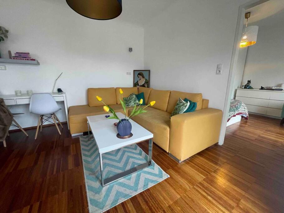 Cosy Flat With Huge Terrasse! Long Or Shortterm Apartment *