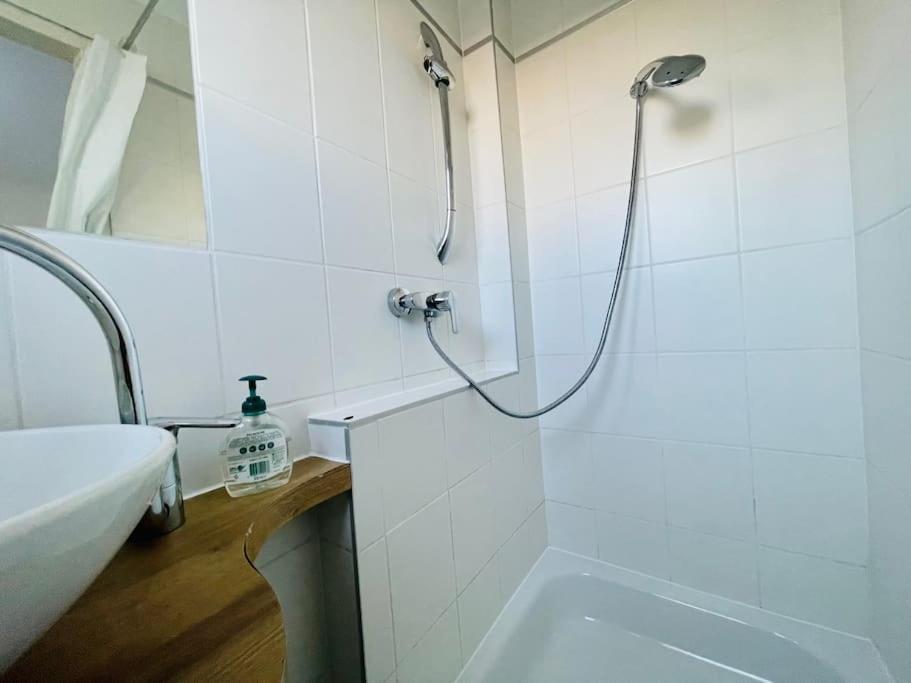 Cosy Flat With Huge Terrasse! Long Or Shortterm * Wien