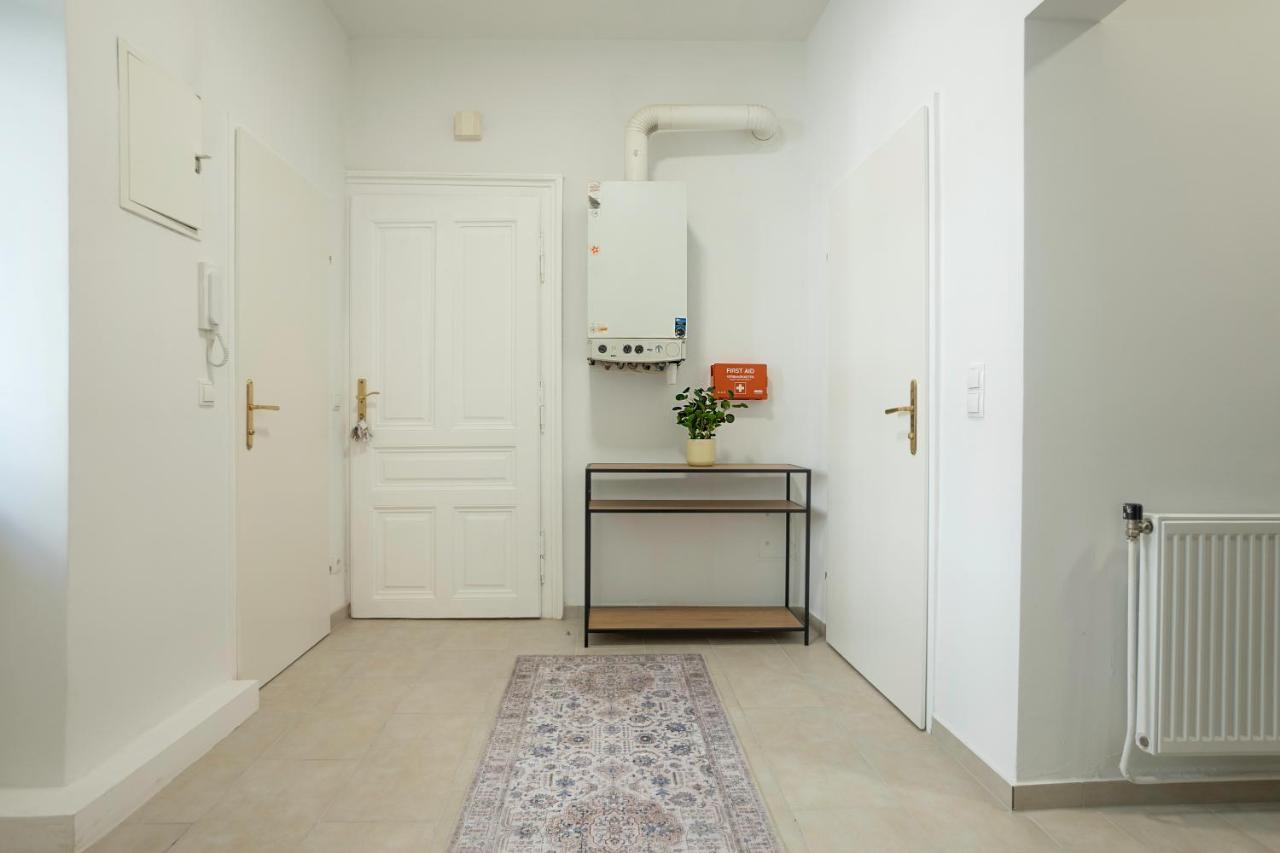Apartment Modern With A Balcony Near Belvedere *