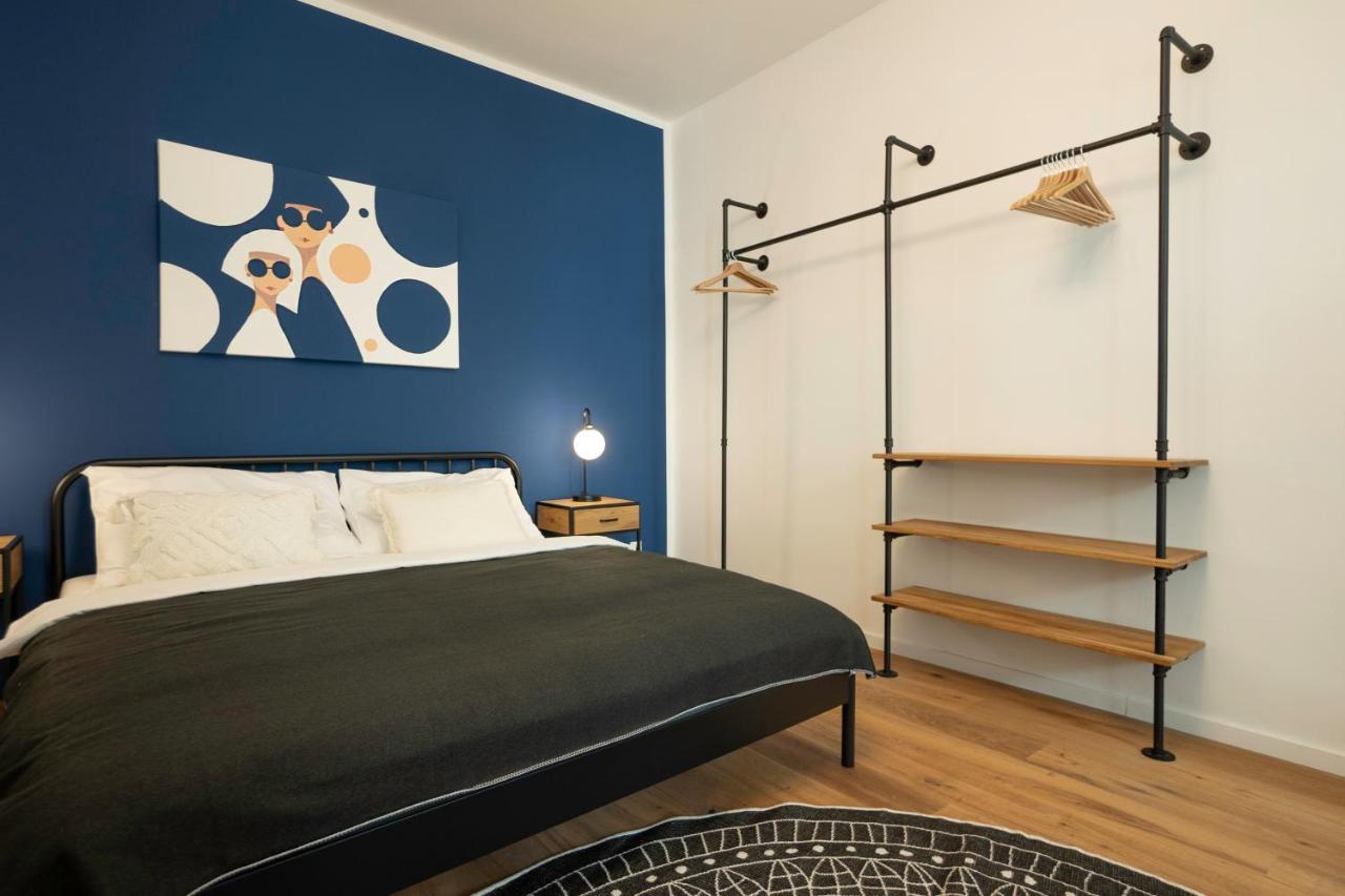 Modern With A Balcony Near Belvedere Apartment *