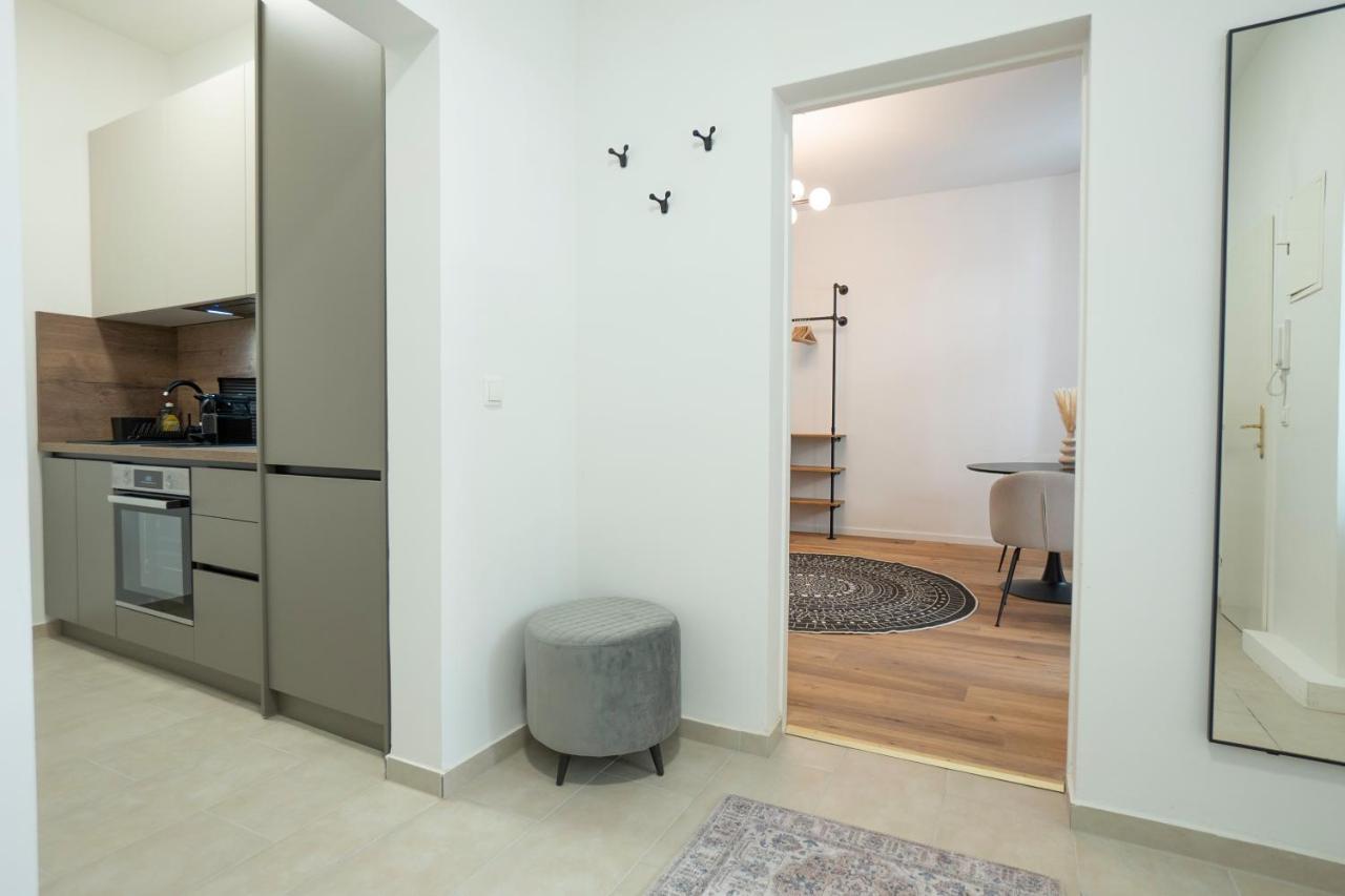 Apartment Modern With A Balcony Near Belvedere *
