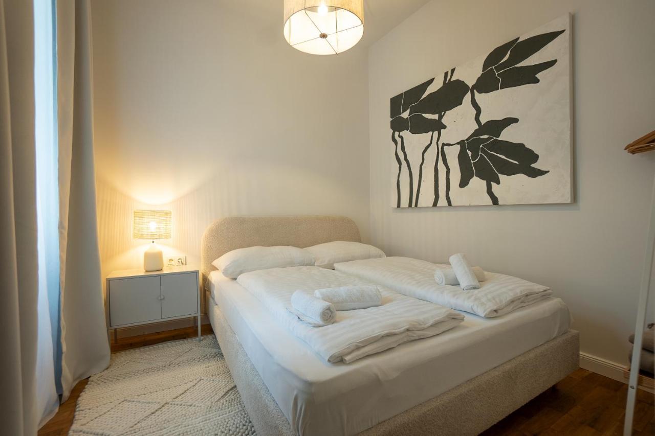 Brand-new 2-room In A Location * Viena