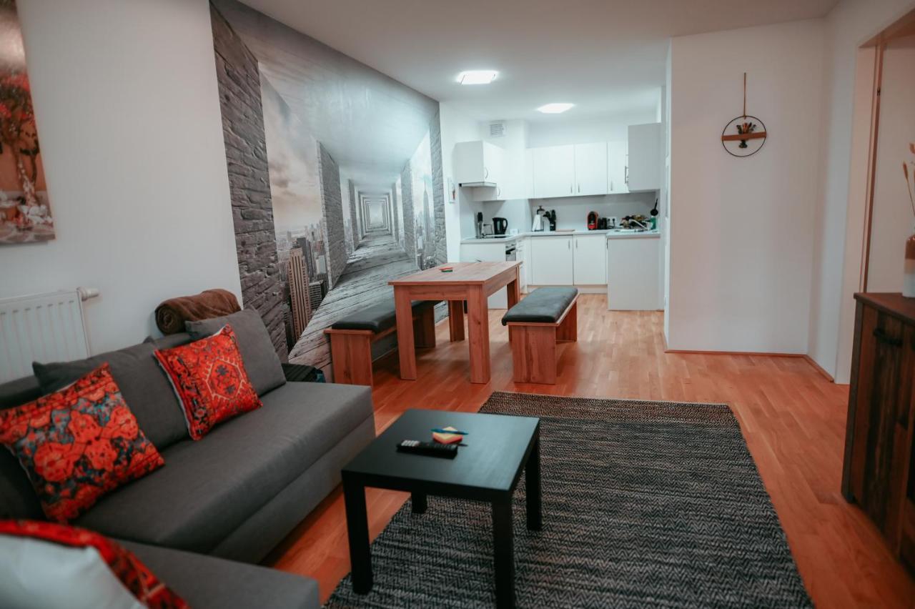 Cozy 105 Apartment