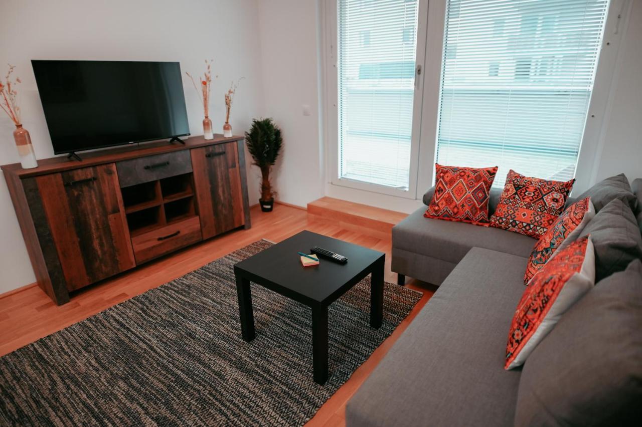 Cozy 105 Apartment
