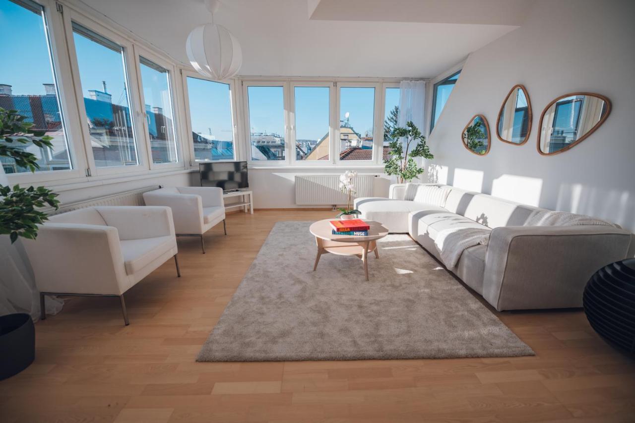 Apartment Stylish With Breathtaking Rooftop Views