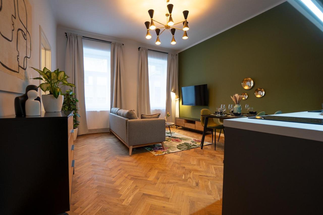 Brand New 2-room