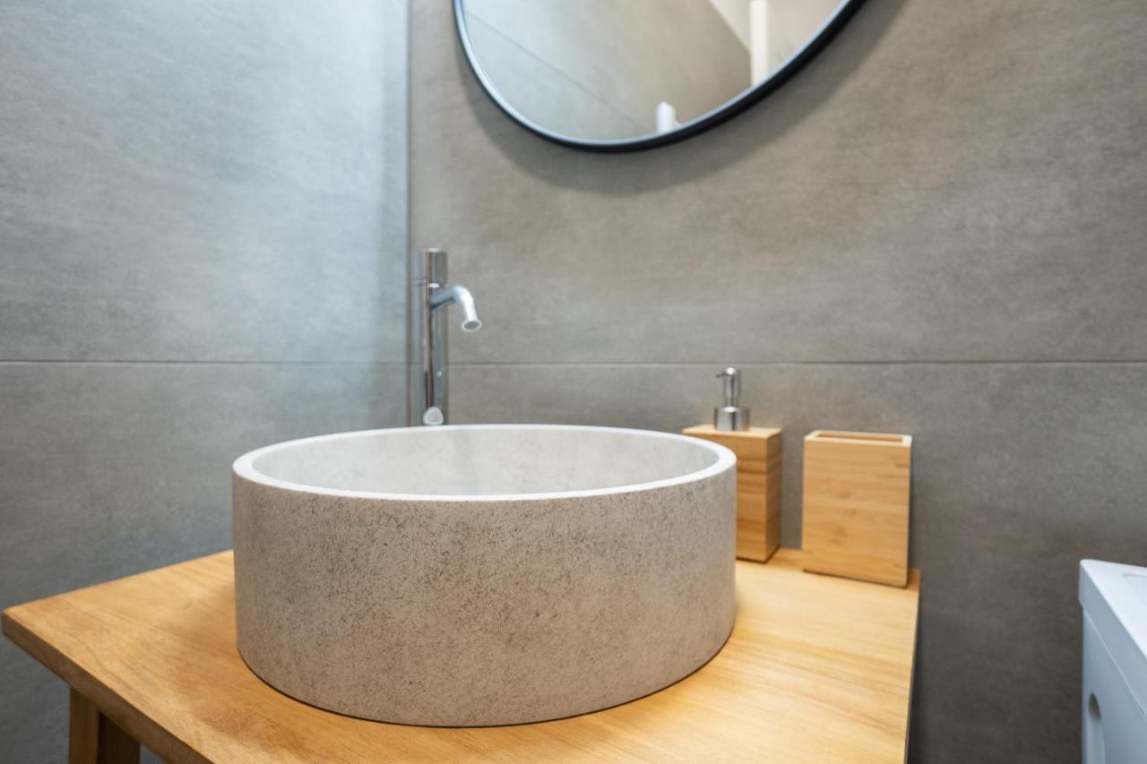 Brand New 2-room *