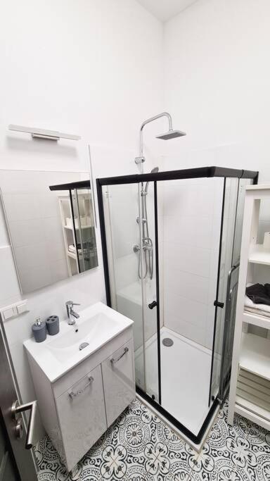 Apartment Yolo Handelskai Studio Vienna