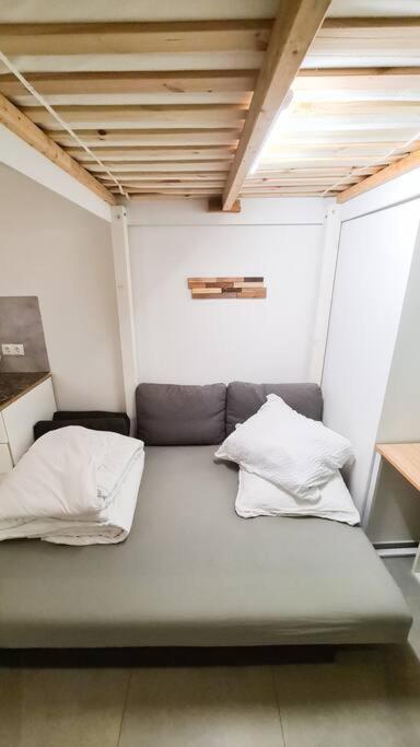 Yolo Handelskai Studio Apartment *