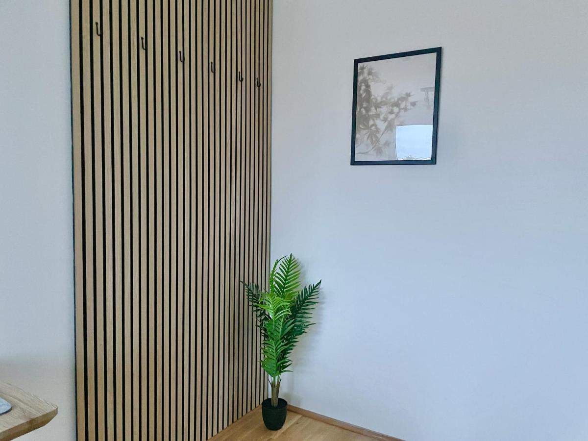 Apartment Modern Rooftop With Balcony - Free Parking *