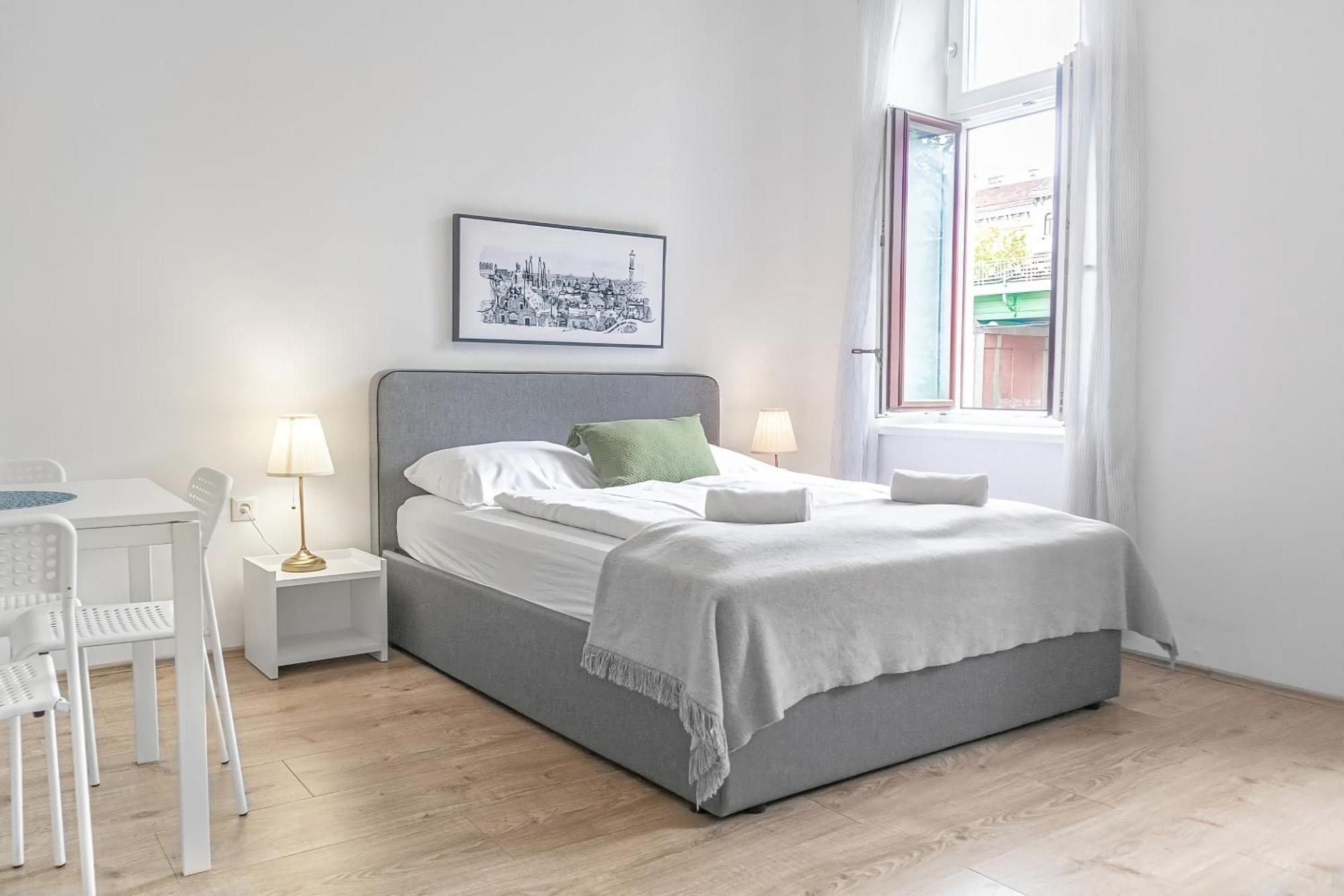 Attractive 2 Bedroom Apt. Near Akh Ideal For Wien
