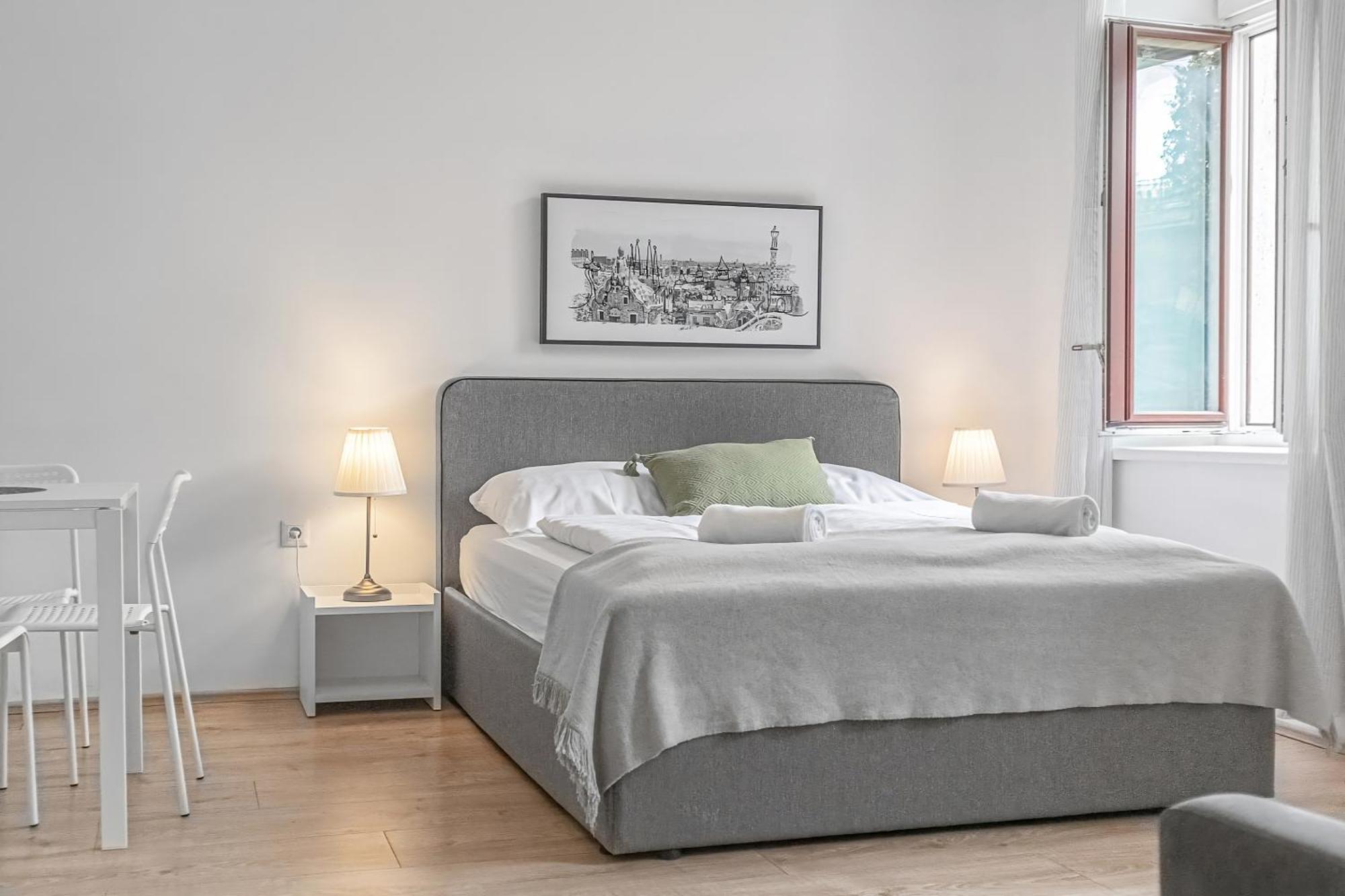 Apartment Attractive 2 Bedroom Apt. Near Akh Ideal For *