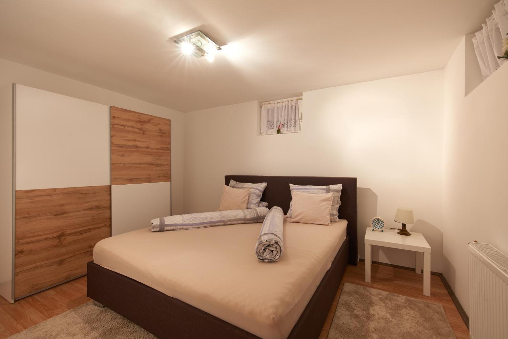 Spacious Near Schoenbrunn Castle Appartamento Vienna