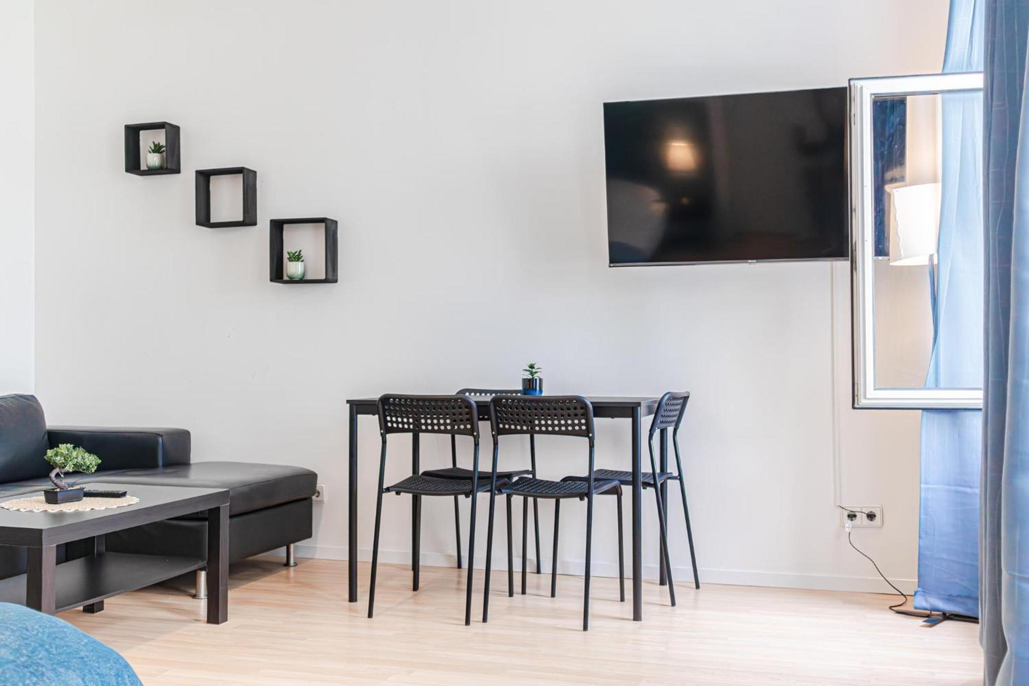 Apartment Comfortable Living: 1br W/ Private Garden