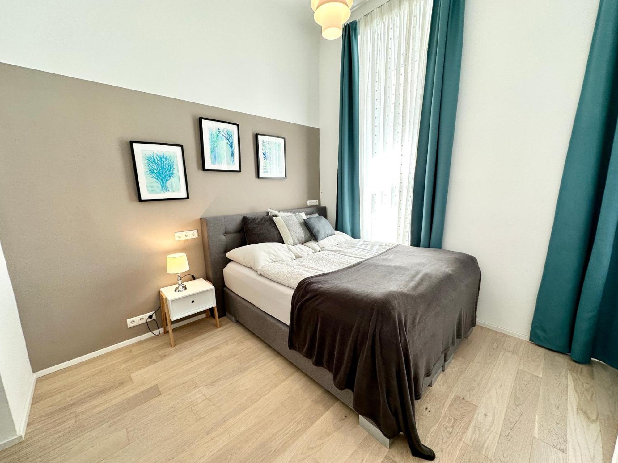 Book-a-room Panda-apartments Apartment