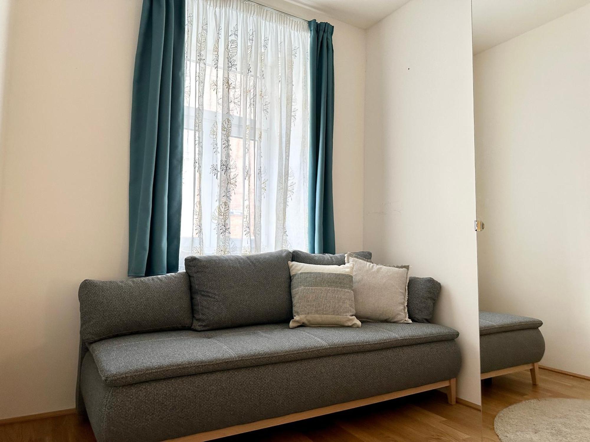 Apartment Book-a-room Panda-apartments *