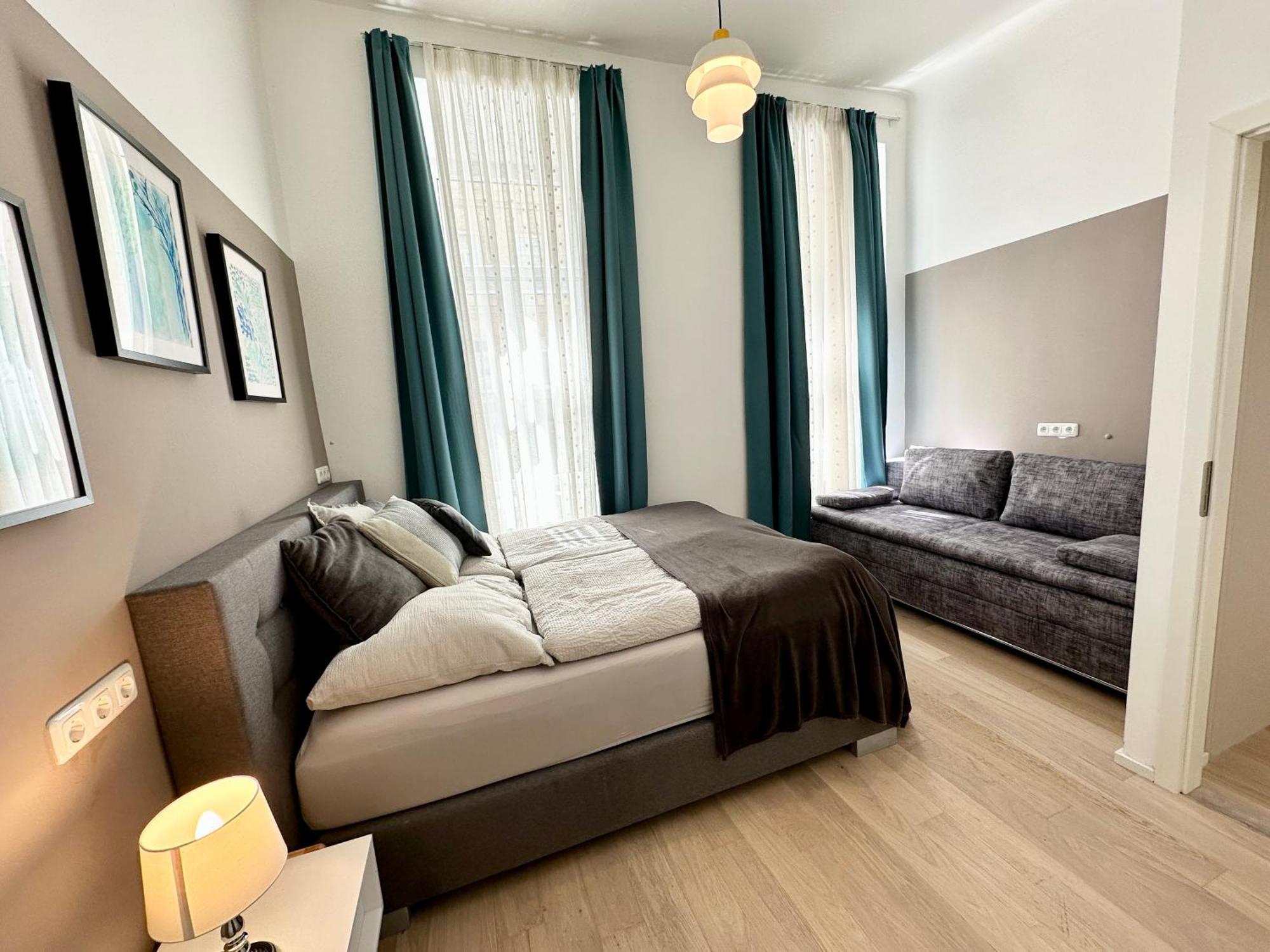 Apartment Book-a-room Panda-apartments *