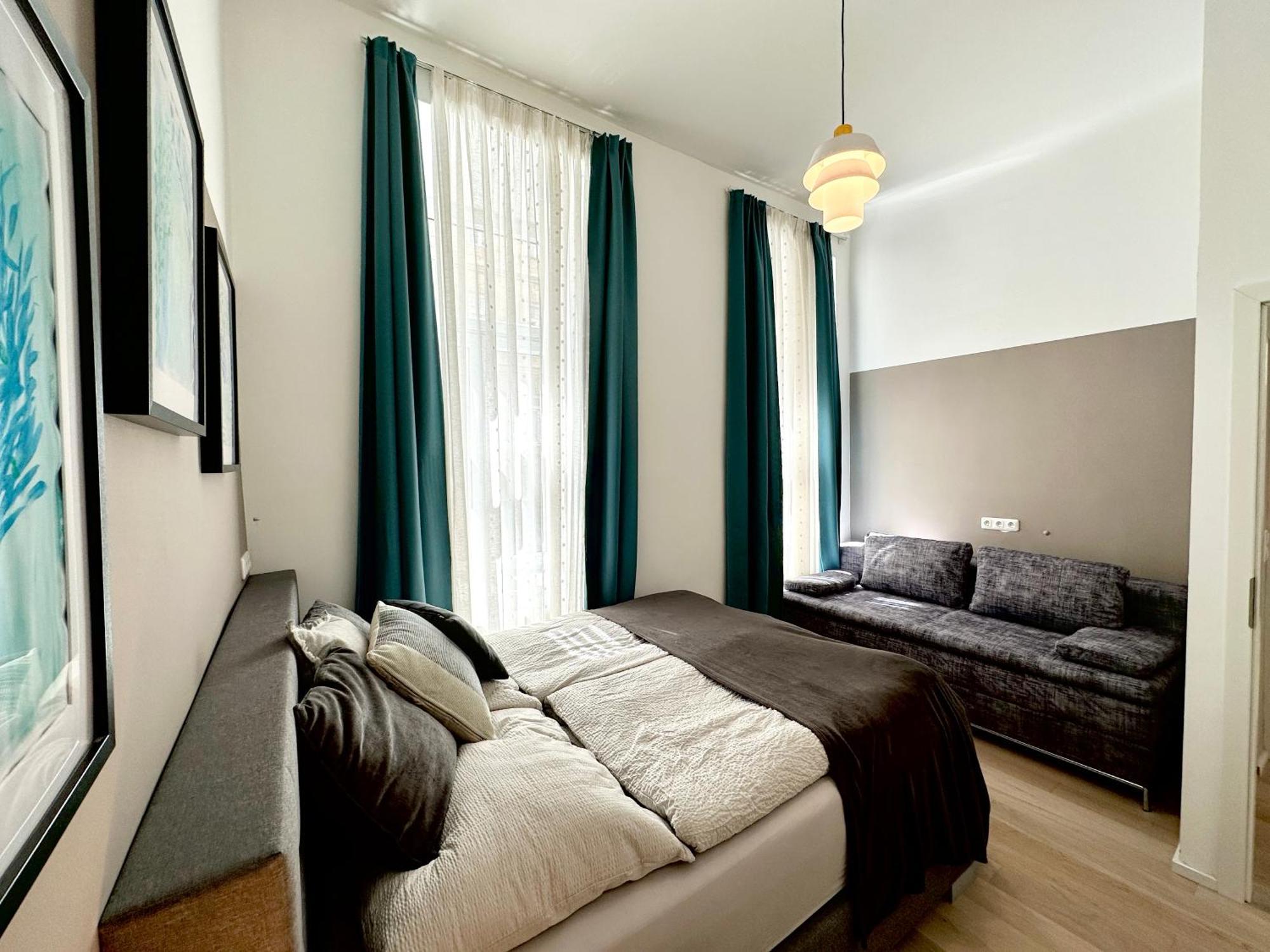 Book-a-room Panda-apartments *