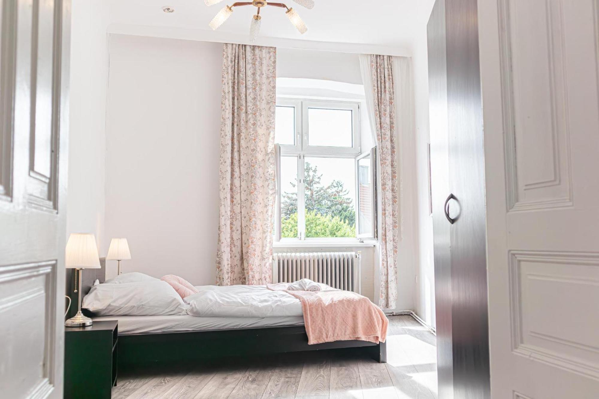 Apartamento Convenient 2br Apt. Near U6 Station Am Schoepfwerk