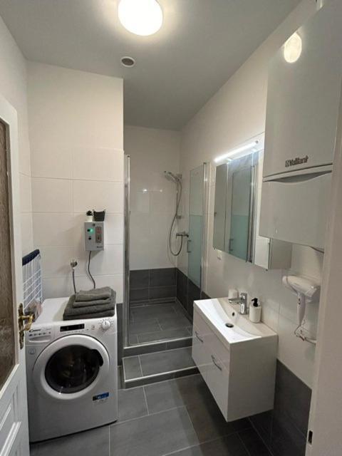 Paky 00207 Apartment *