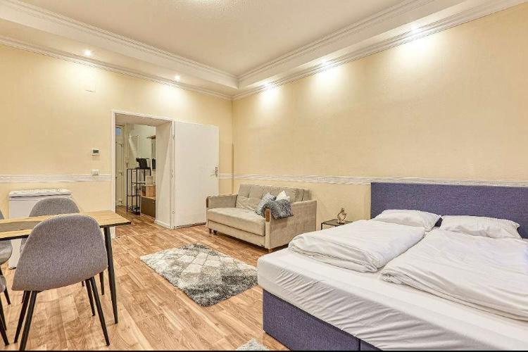 Lovely Airbnb Near Schoenbrunn * Wien