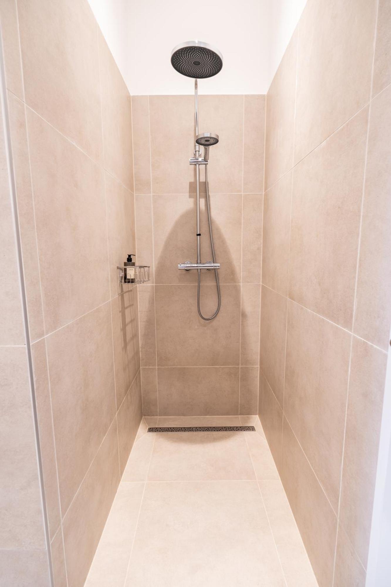 4ty3 - Spacious In The Heart Of The 8th District Is Calling Wien